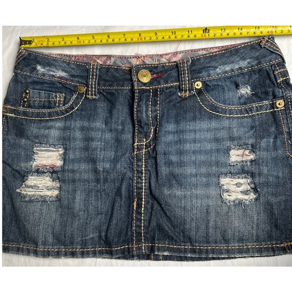 Y2K Amethyst Size 11 Women's Distressed Denim Jean Pocketed Skirt - Picture 3 of 5